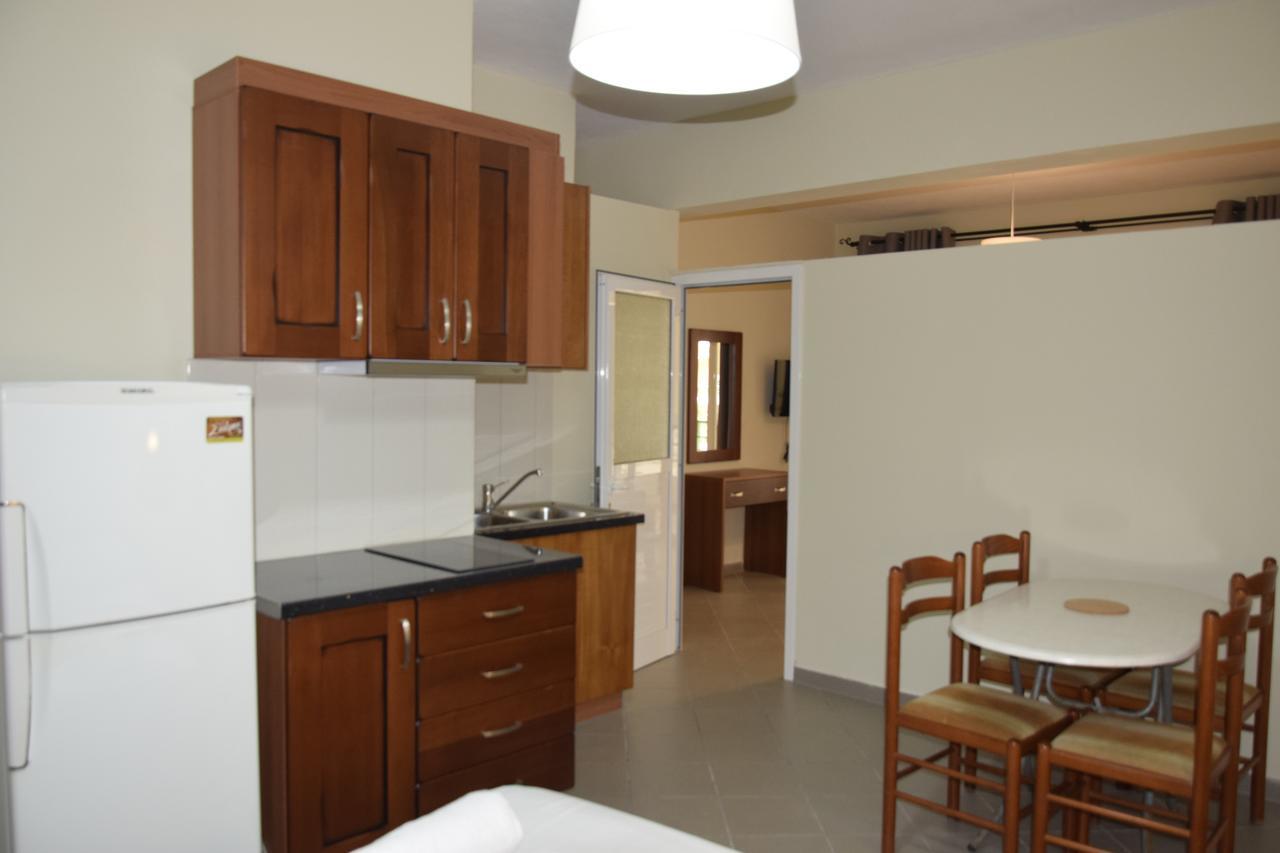 Zotos Apartment Химара Экстерьер фото