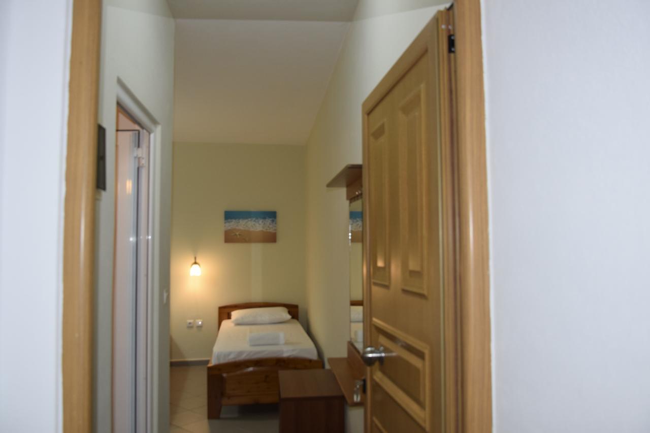 Zotos Apartment Химара Экстерьер фото