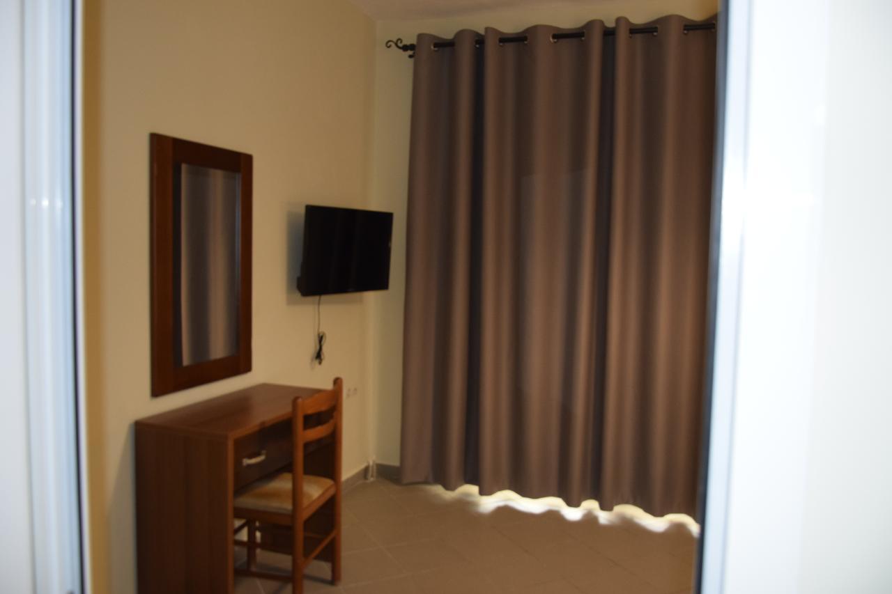 Zotos Apartment Химара Экстерьер фото