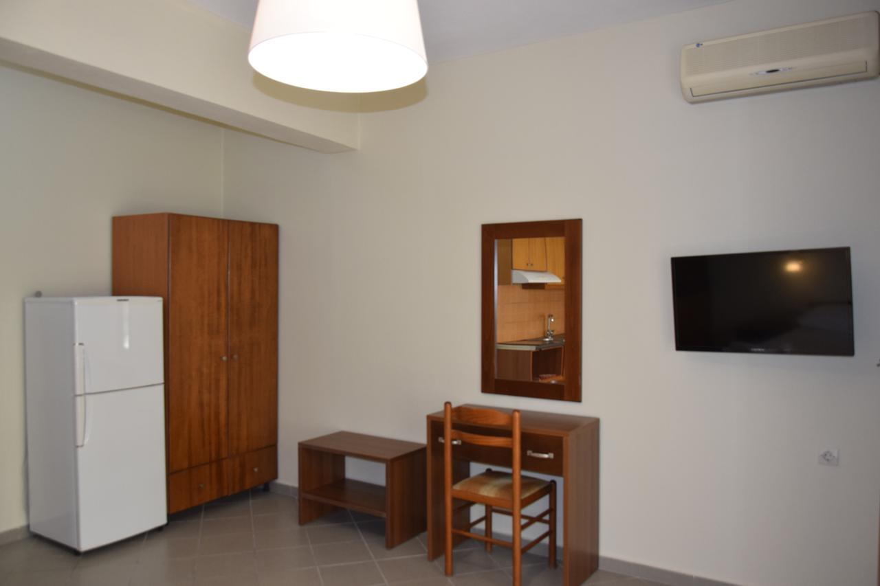 Zotos Apartment Химара Экстерьер фото