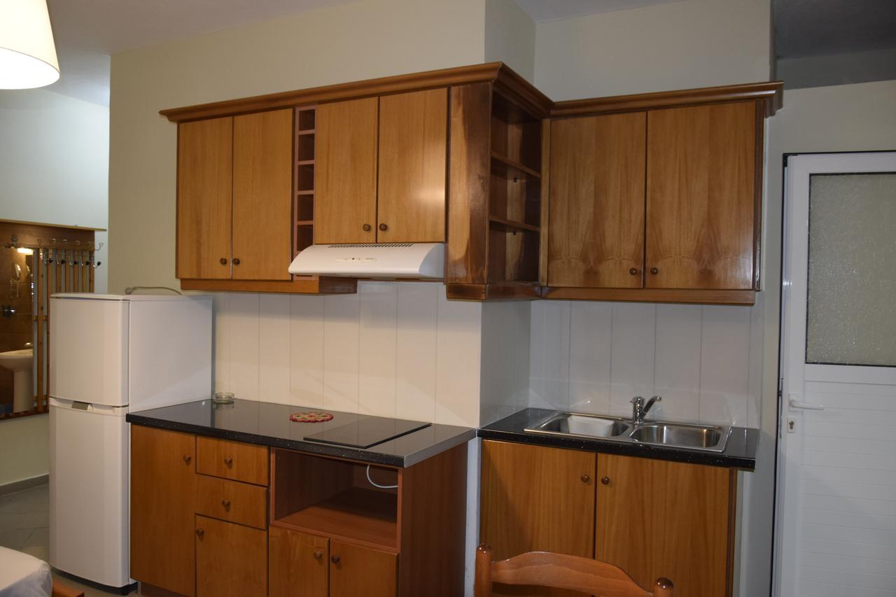 Zotos Apartment Химара Экстерьер фото